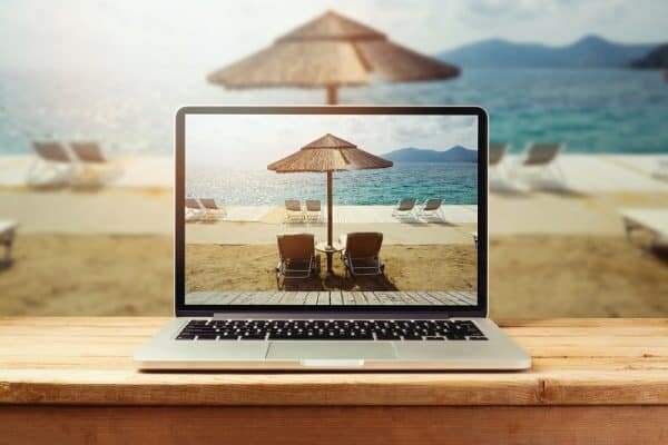Nos conseils avant de réserver vos vacances en ligne
